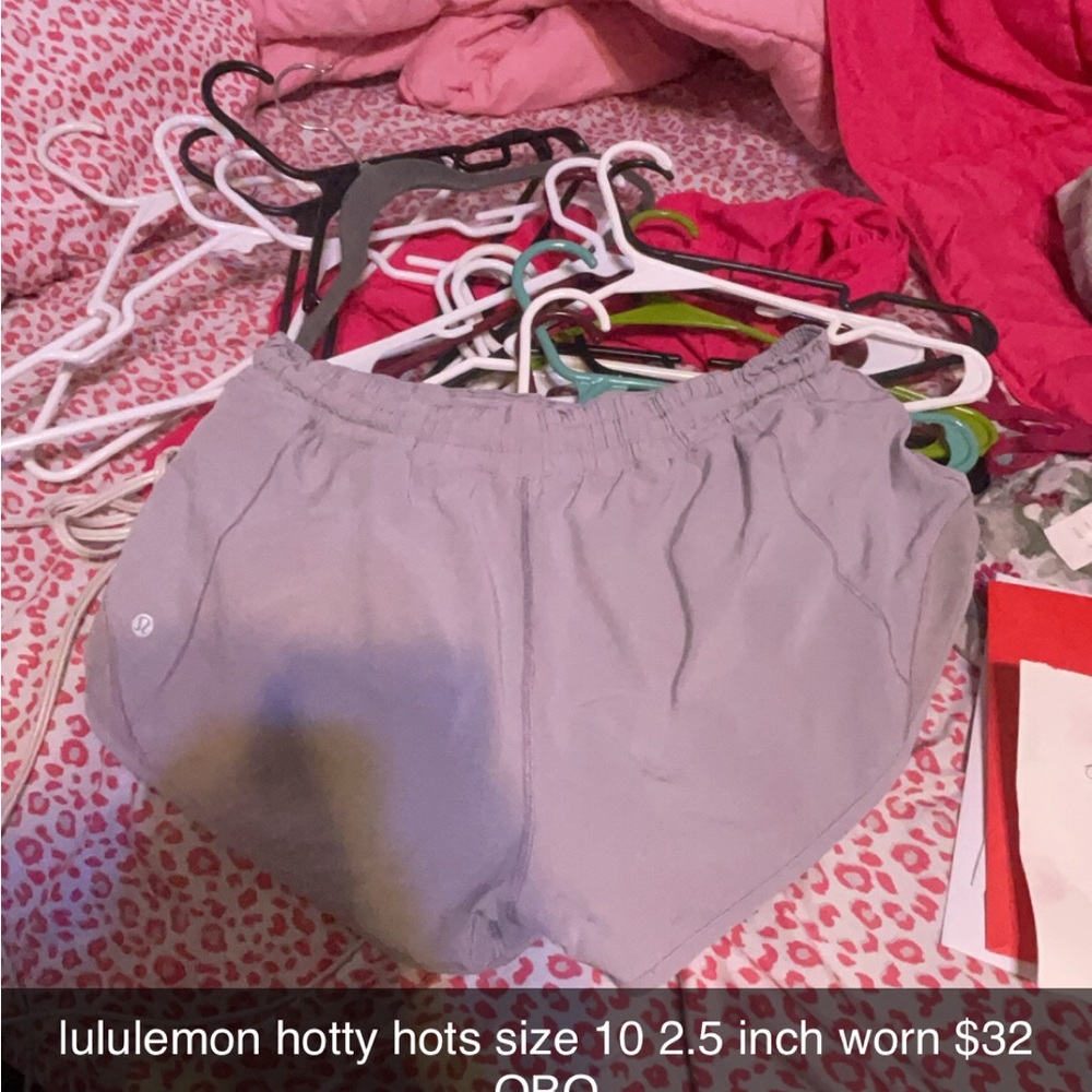 lululemon athletica lavender hotty hot shorts